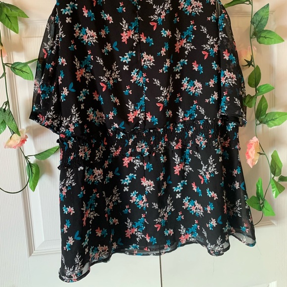 Chiffon Off The Shoulder Blouse - Picture 5 of 5